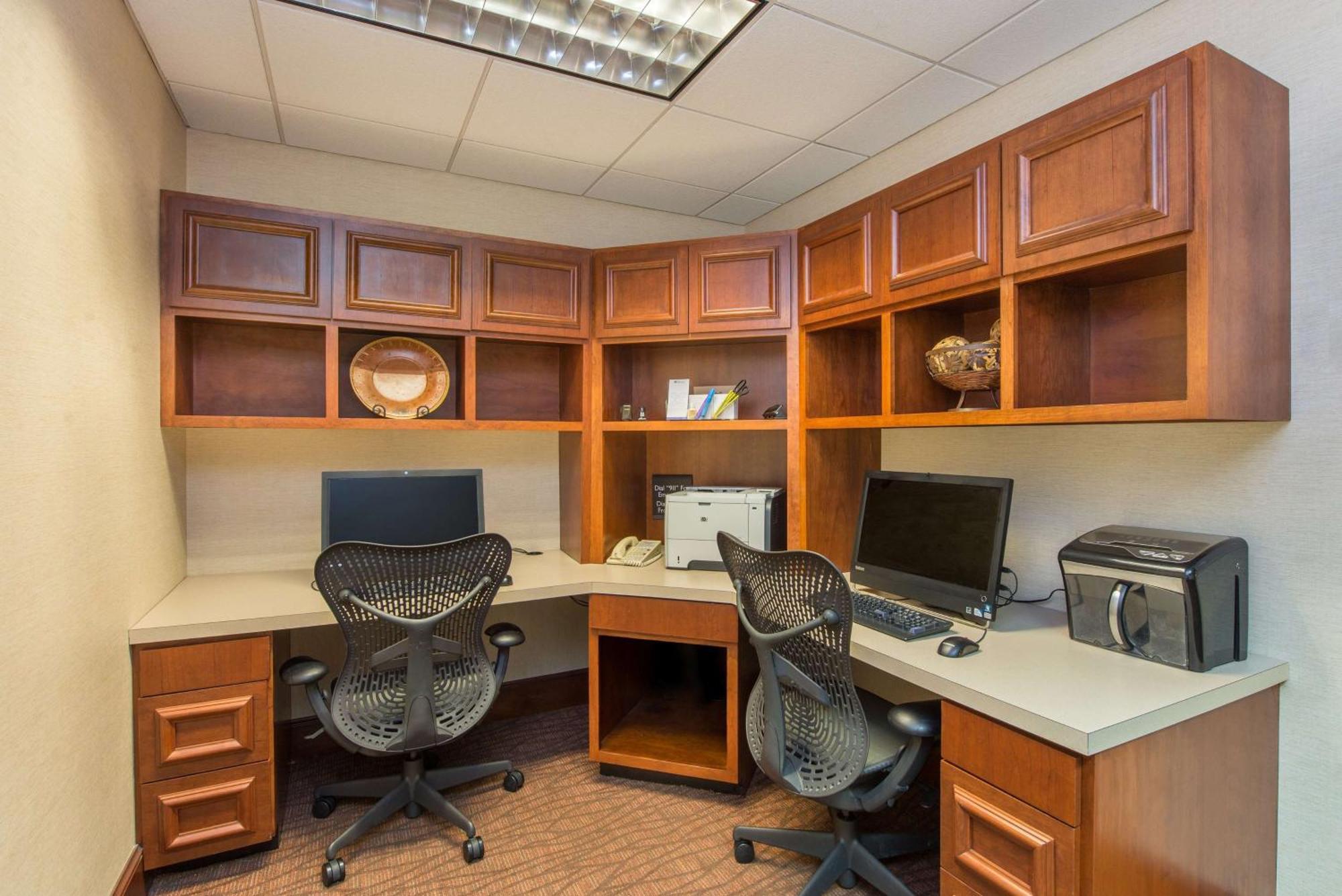 Hilton Garden Inn Poughkeepsie/Fishkill Buitenkant foto